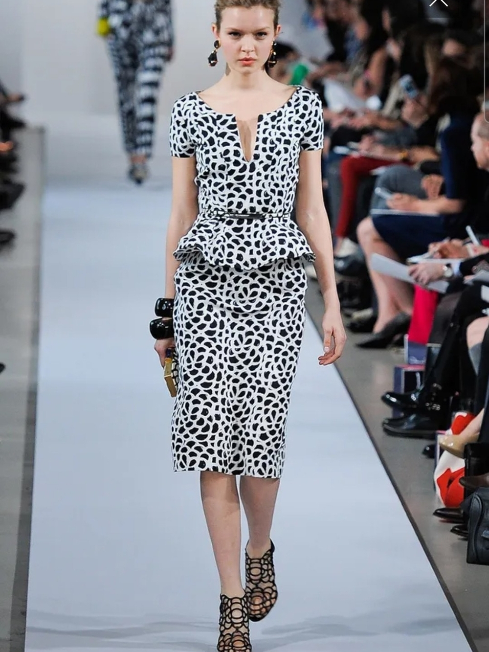 Oscar de la Renta Black and Cream One-Shoulder Peplum Dress